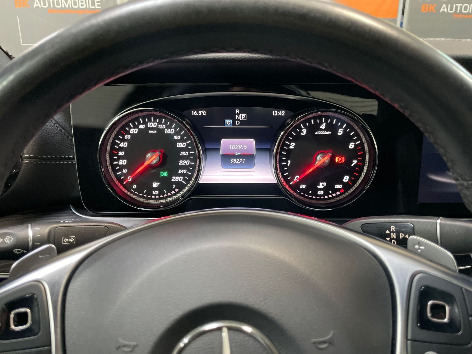 Fahrzeugabbildung Mercedes-Benz E 200 AMG#LED#Kamera#Spur#Alcantara#Ambiente