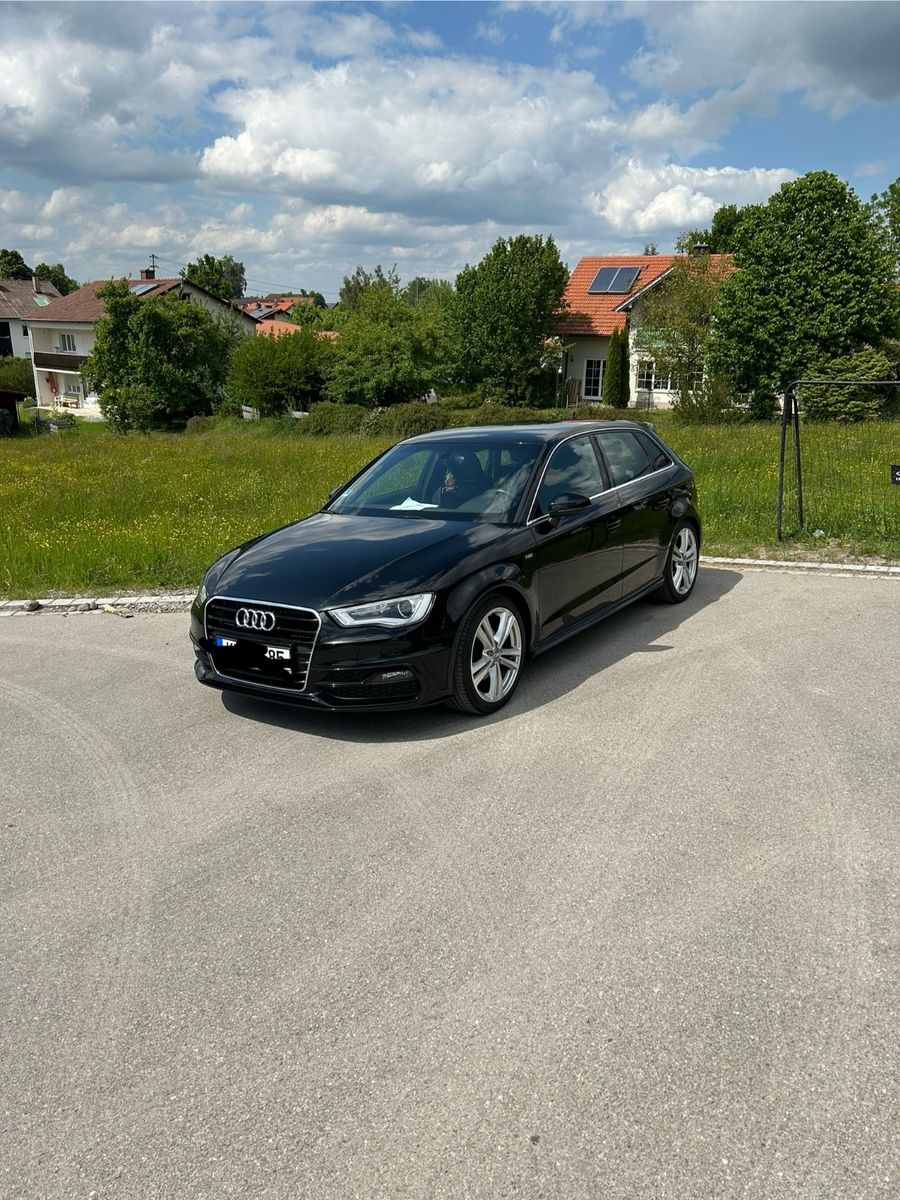 AUDI A3 1.4 TFSI cod ultra Attraction Sportback A...
