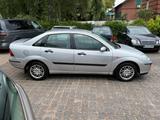 Ford Focus 2.0 Ghia * Alus * Limousine * - Ford Focus aus 2000: Ghia