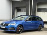 Skoda Octavia RS LED ACC Virtual-Cockpit Panorama AHK - Skoda Octavia: Blau, RS