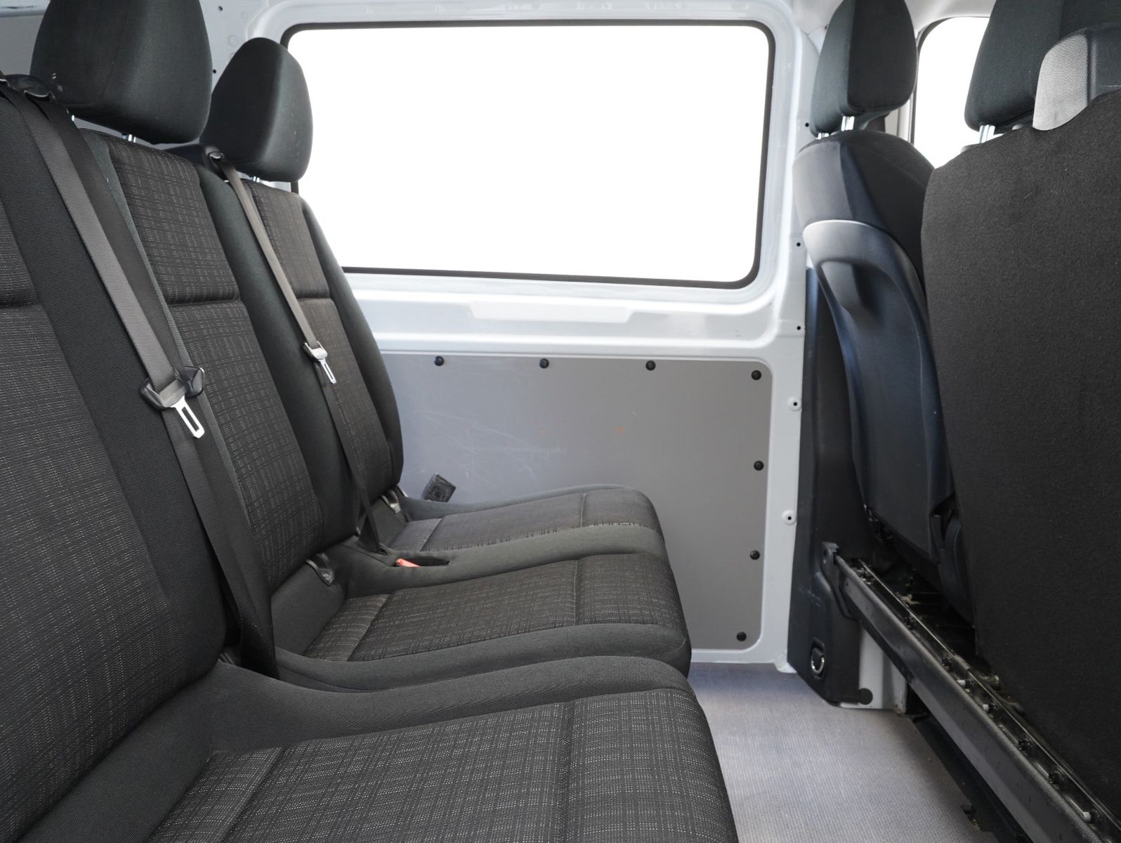 Fahrzeugabbildung Mercedes-Benz Vito Mixto 114 CDI RWD lang 6-SITZER/AHK