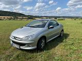 Peugeot 206 CC 2.0 150 PS TÜV 03/27 Scheckheft 1. Hand - Peugeot 206 Cabrio Ps mit Benzin-Antrieb