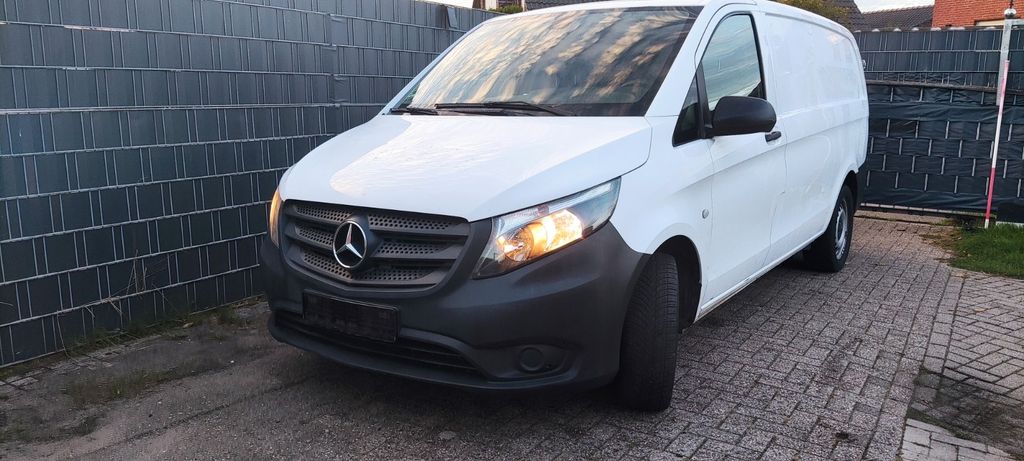 Image of Mercedes-Benz Vito