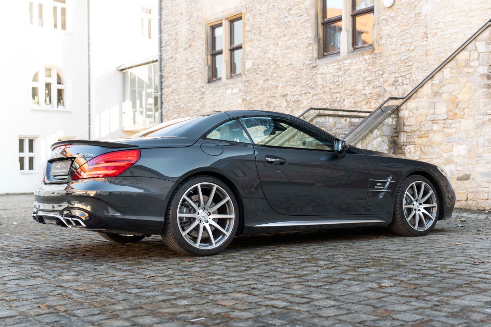 Fahrzeugabbildung Mercedes-Benz SL 63 AMG CARBON H&K KAM AIRSCRAF SOFT-CLOSE