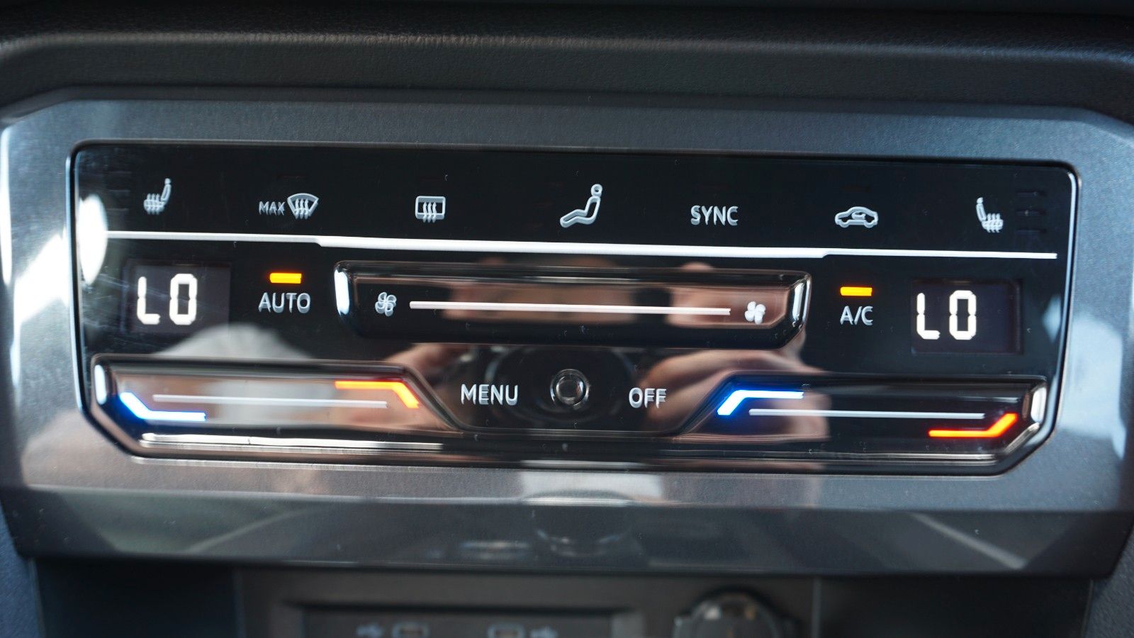 Fahrzeugabbildung Volkswagen Tiguan Allspace R-Line 4M LED,Navi,PDC,AHK