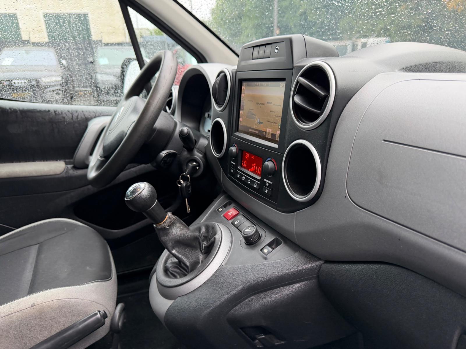 Citroën BERLINGO MULTISPACE FEEL*NAVI*PDC*R-KAMERA*