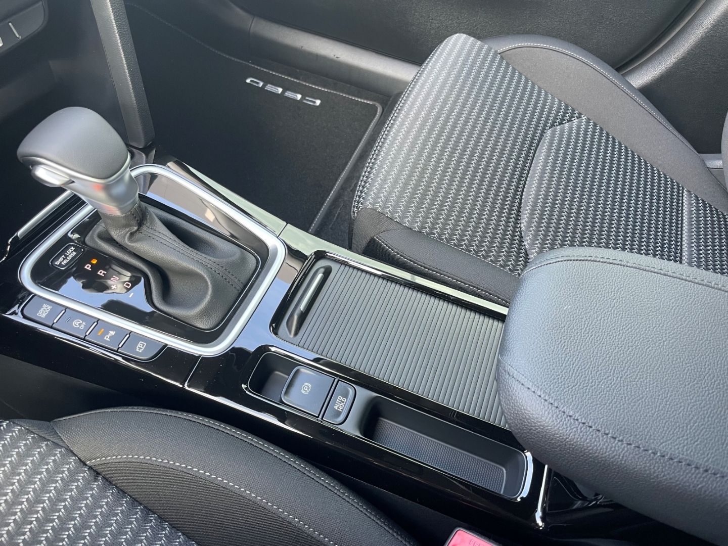 Fahrzeugabbildung Kia Ceed_sw Ultimate Edition AppleCarPlay P8 P9