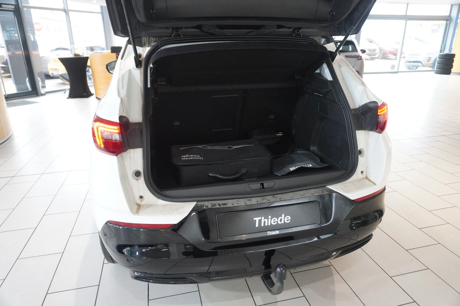 Fahrzeugabbildung Opel Grandland (X) GS LINE 4HYBRID NAVI/KAMERA/AHK