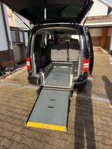 Volkswagen Caddy Maxi Rollstuhl Transport - schwarze Volkswagen Caddy Maxi