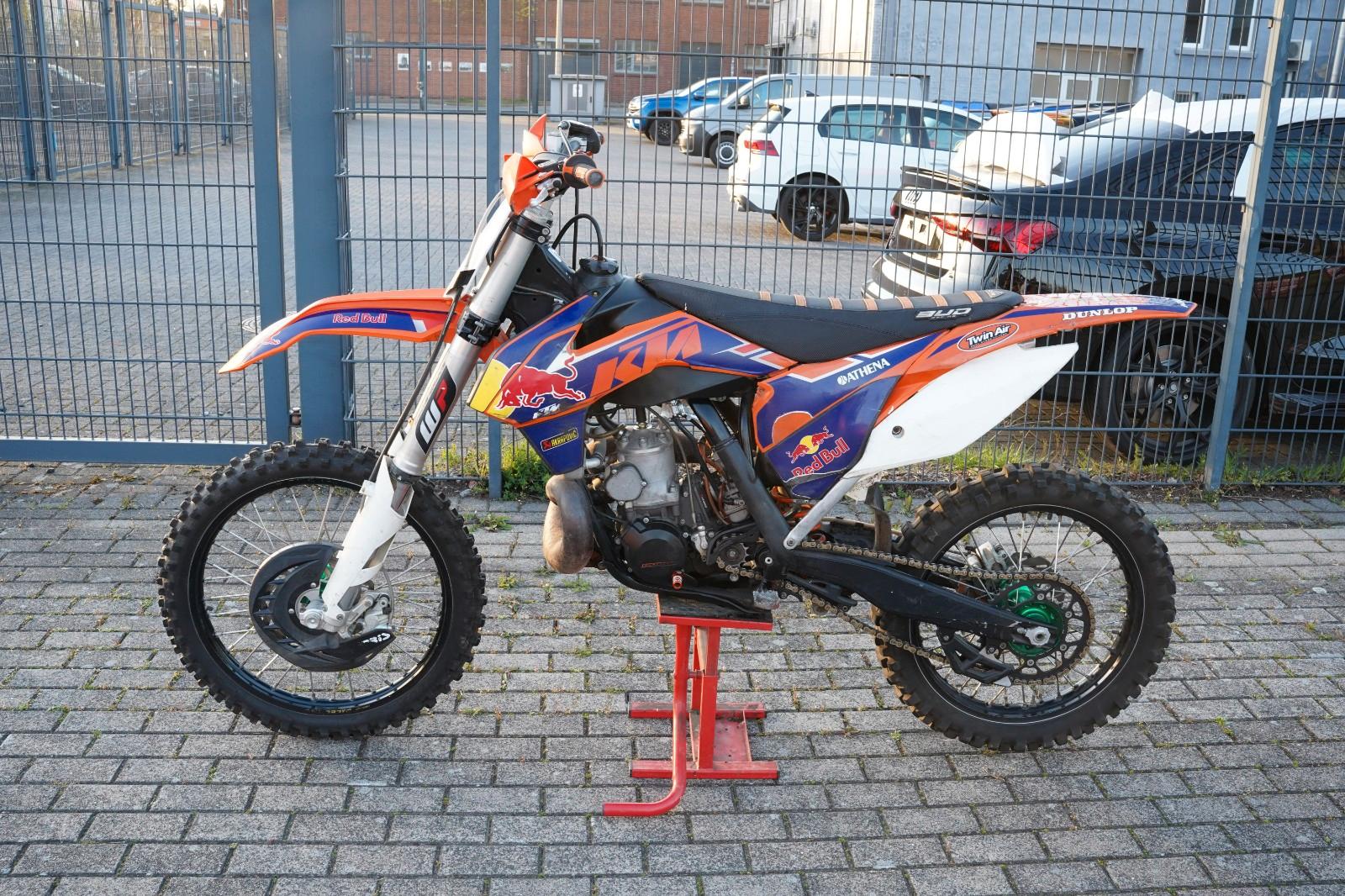 KTM SX 2012 — rear view