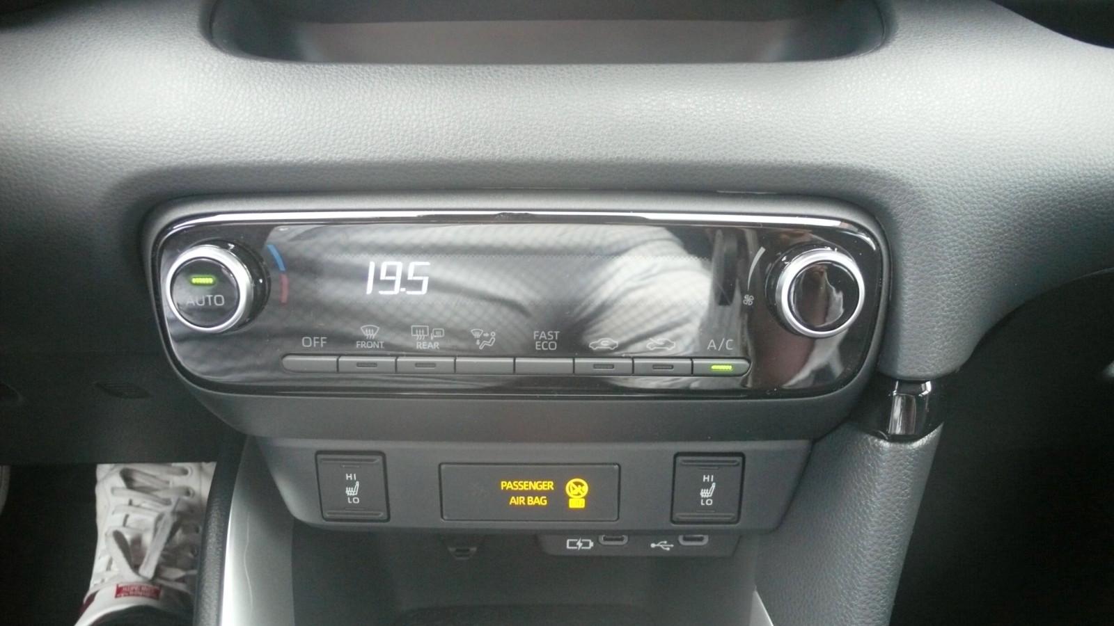 Mazda 2 Hybrid 1.5L Center Line Automatik