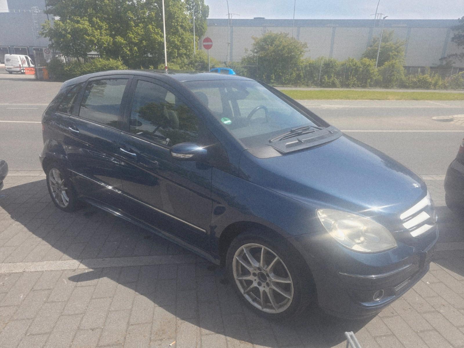 Mercedes-Benz B 200. "Tüv neu"