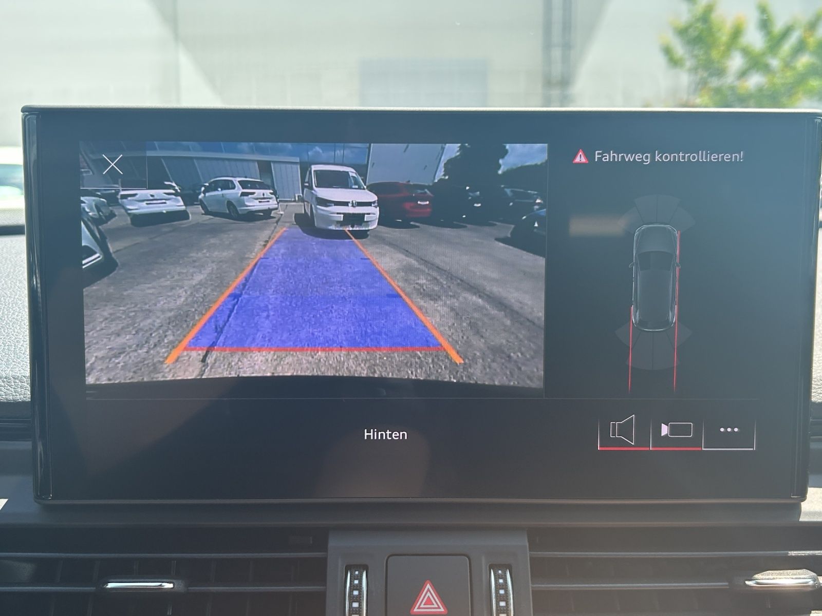 Fahrzeugabbildung Audi Q5 45 TFSI advanced S-Line quattro LED AHK Navi