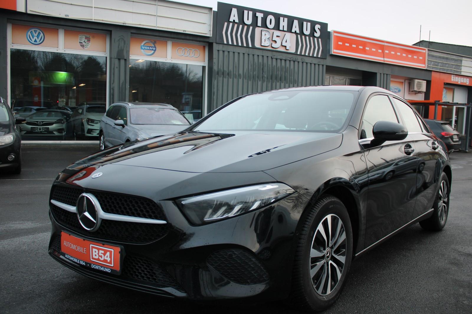 Mercedes-Benz A 180 A Limousine/NAVI/KAM/1 HAND/TOP/LEDER/