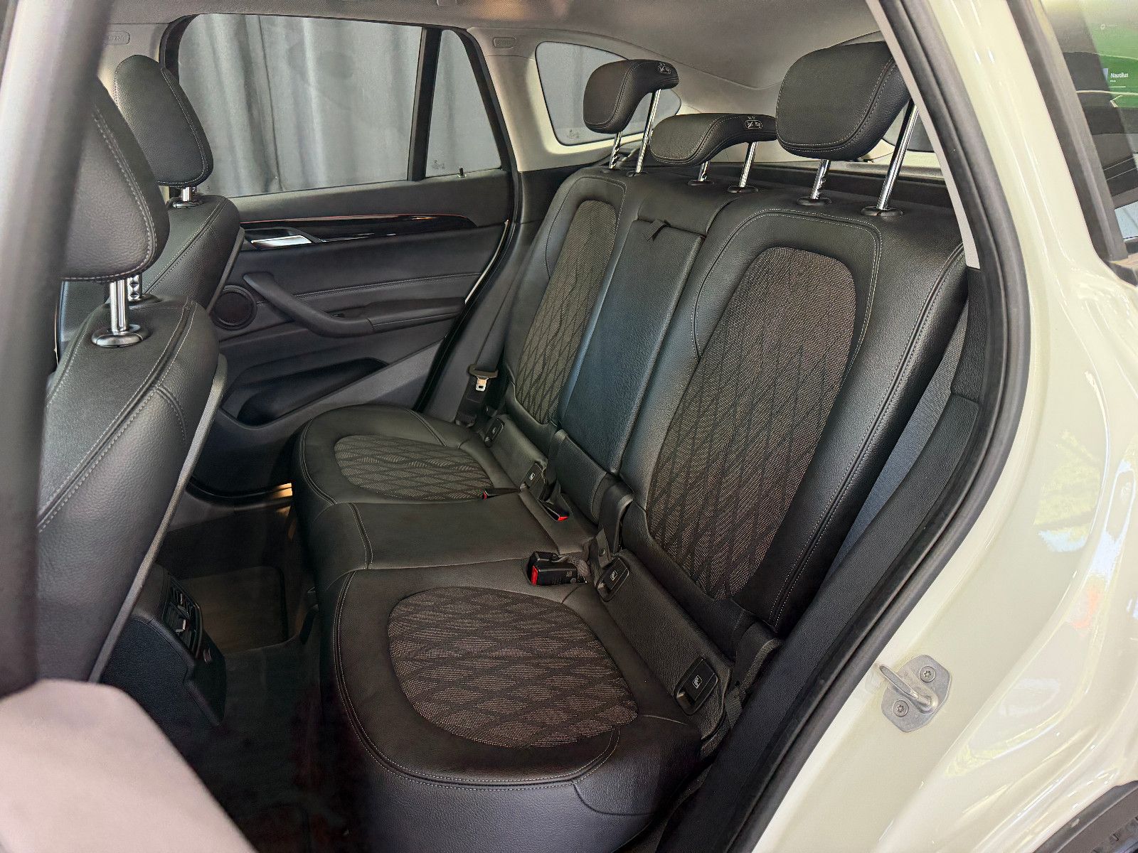Fahrzeugabbildung BMW X1 xDrive 20 d xLine|AHK|PANO|PDC|NAVI|AUTOMATIK