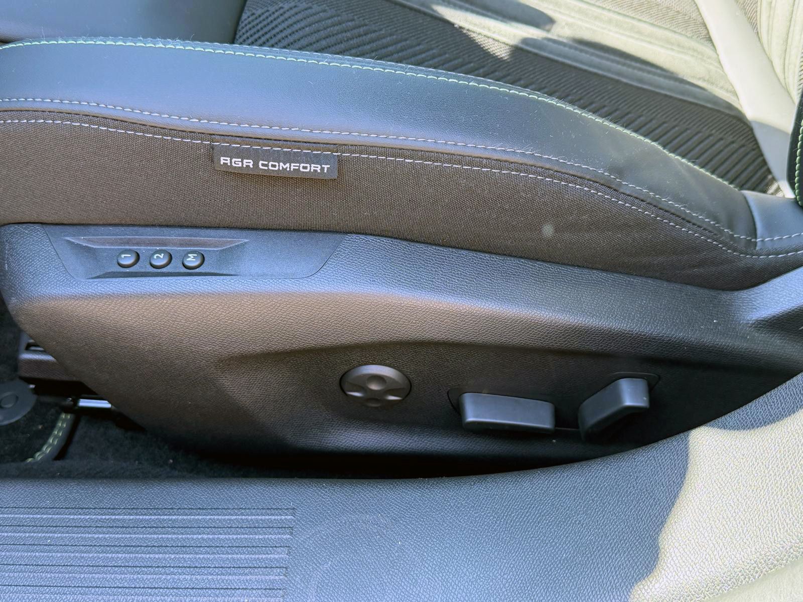 Fahrzeugabbildung Peugeot 308 GT Autom. Plug-In ACC KAM PDC NAV LED LHZ