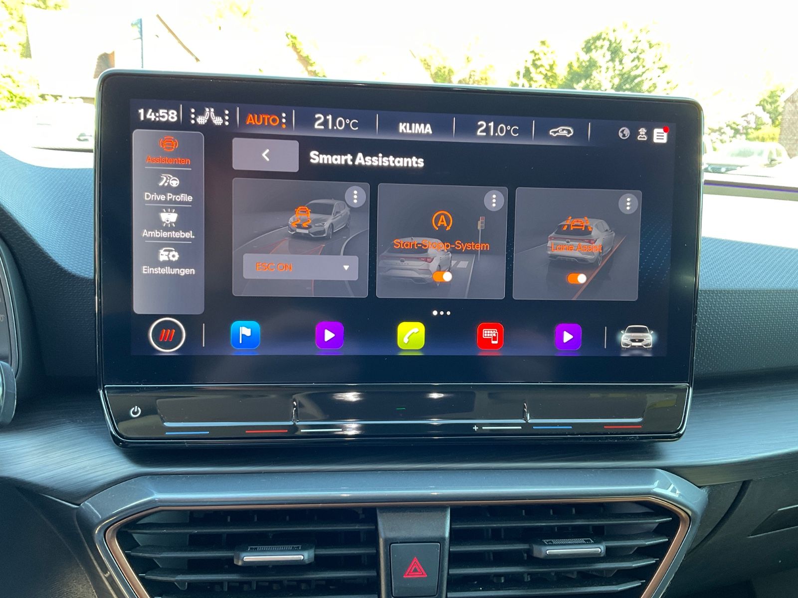 Fahrzeugabbildung CUPRA Leon 1.5 eTSI DSG,Kamera,Navi,LED,Carplay,ACC