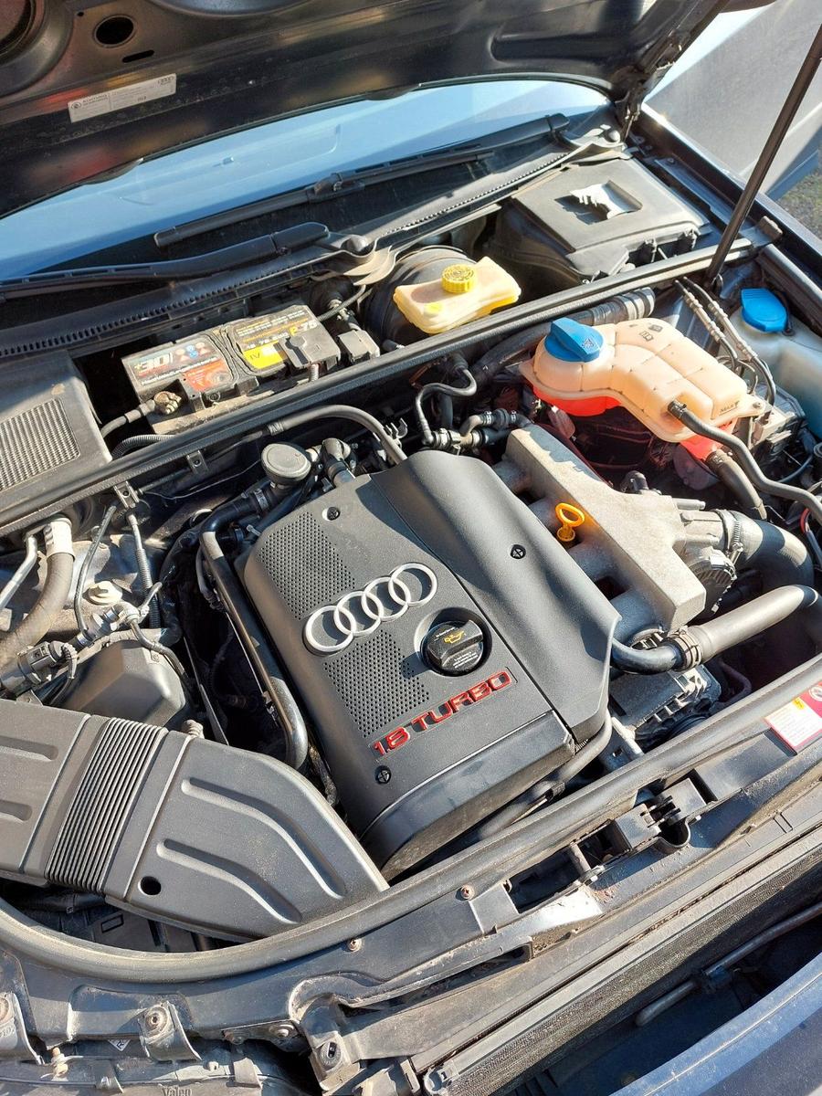 Audi A4 2004 — photo 12
