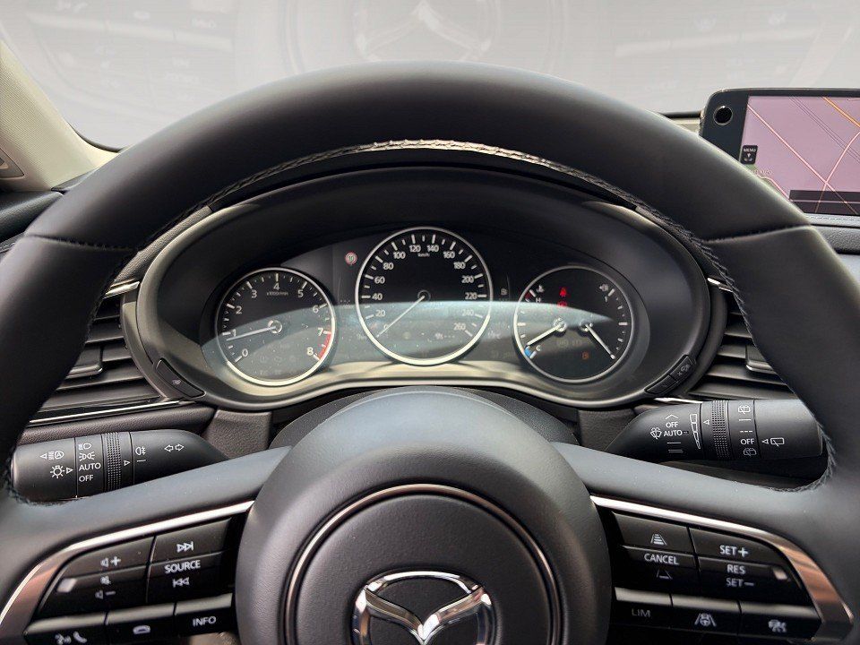 Fahrzeugabbildung Mazda CX-30 2.0 X 186PS Exclusive-Line