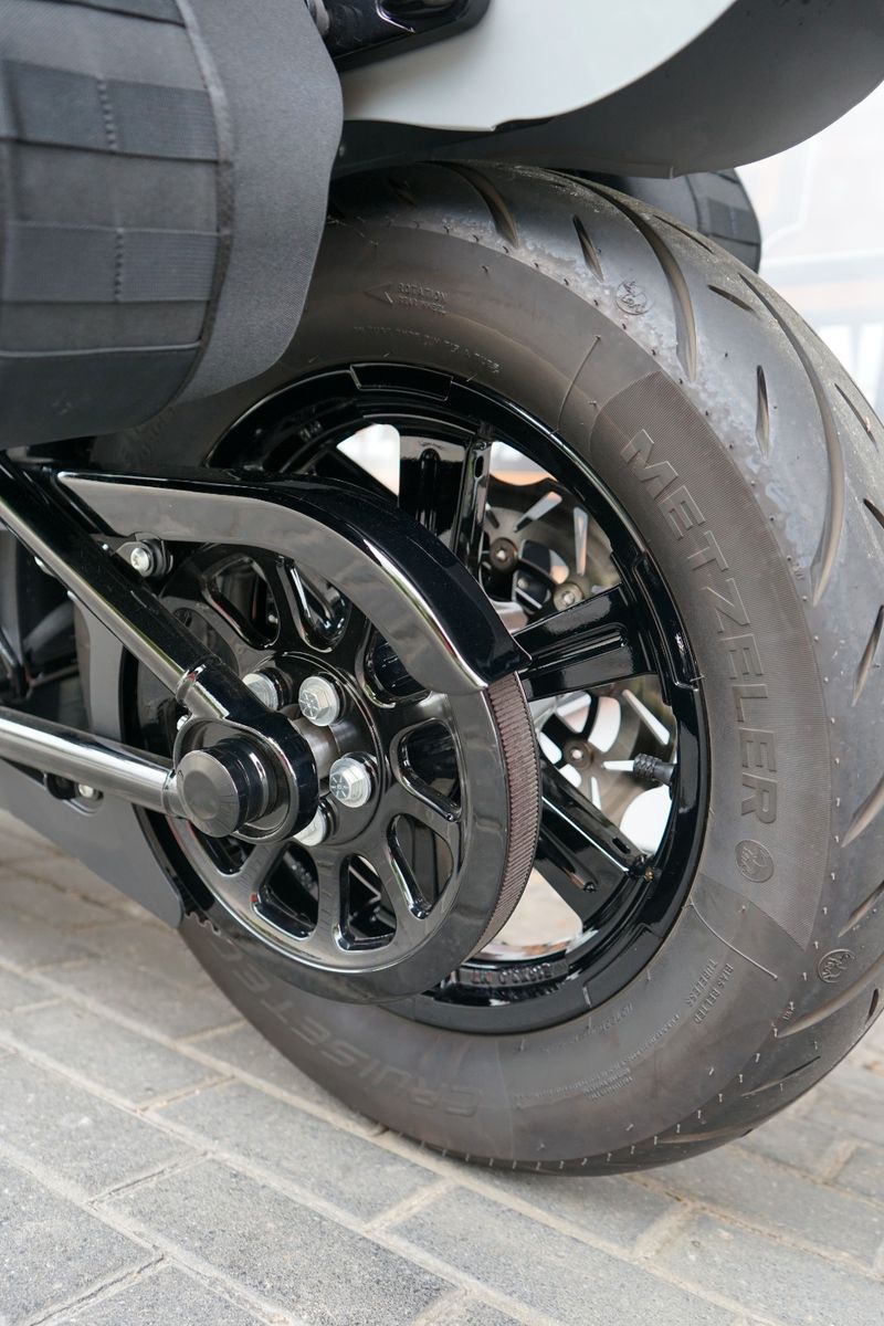 Fahrzeugabbildung Harley-Davidson Softail Street Bob 114 CLUBSTYLE Öhlins Zard DON