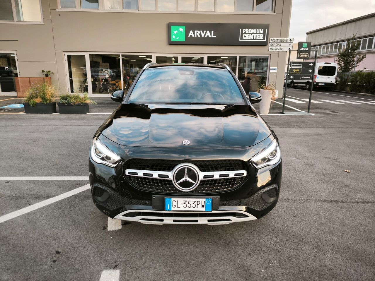 Mercedes-Benz Mercedes-benz GLA 180 d Automatic Sport imagem 2