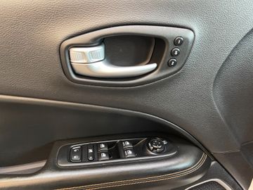 Jeep Compass Limited 4WD Aut. *NAVI*LEDER*AHK*LEDER*