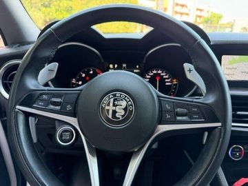 Alfa-Romeo Stelvio - 10