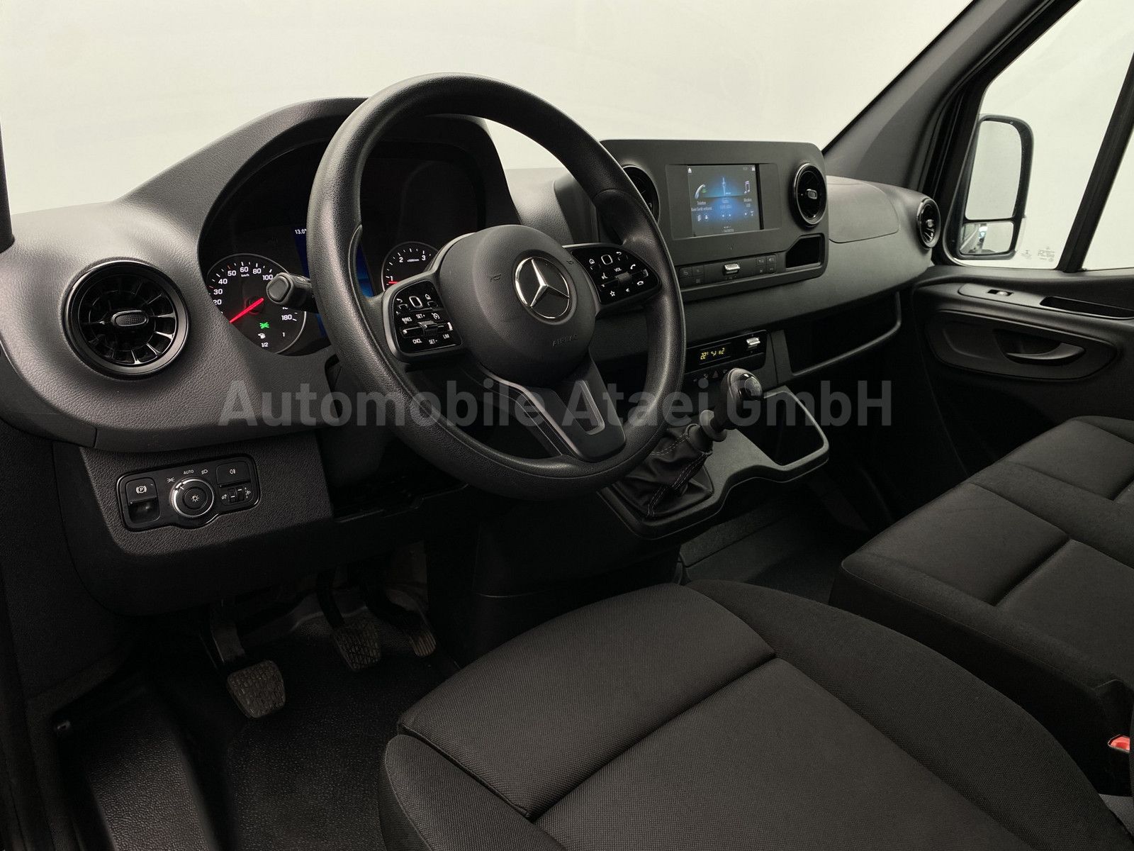 Fahrzeugabbildung Mercedes-Benz Sprinter 317 CDI NAVI+ KAMERA+ SITZHEIZ. 5767