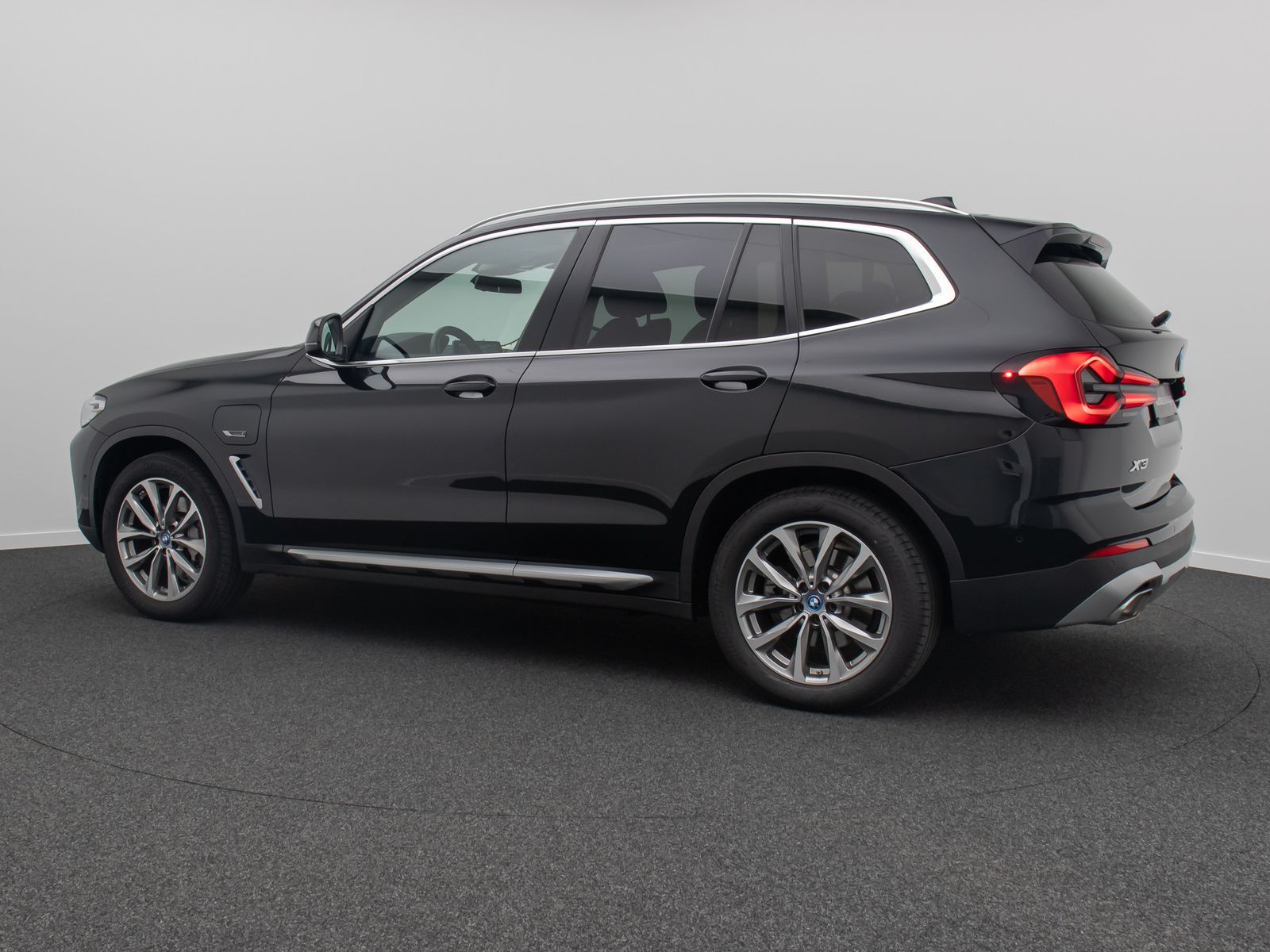 Fahrzeugabbildung BMW X3 xD30e DAB Kamera Panorama 19Zoll Leder Sport