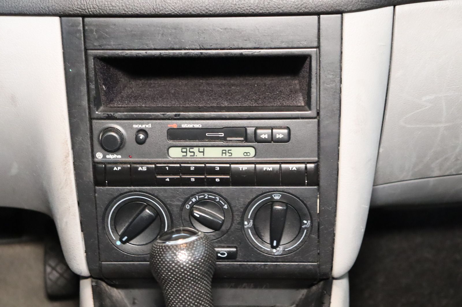 Fahrzeugabbildung Volkswagen Golf 1.9TDI Special * Klima *  SHZ