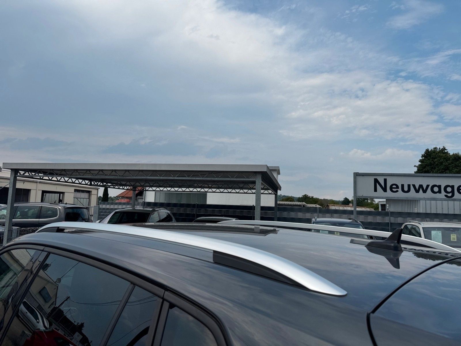 Fahrzeugabbildung Volkswagen Tiguan Life ACTIVE 1.5 TSI