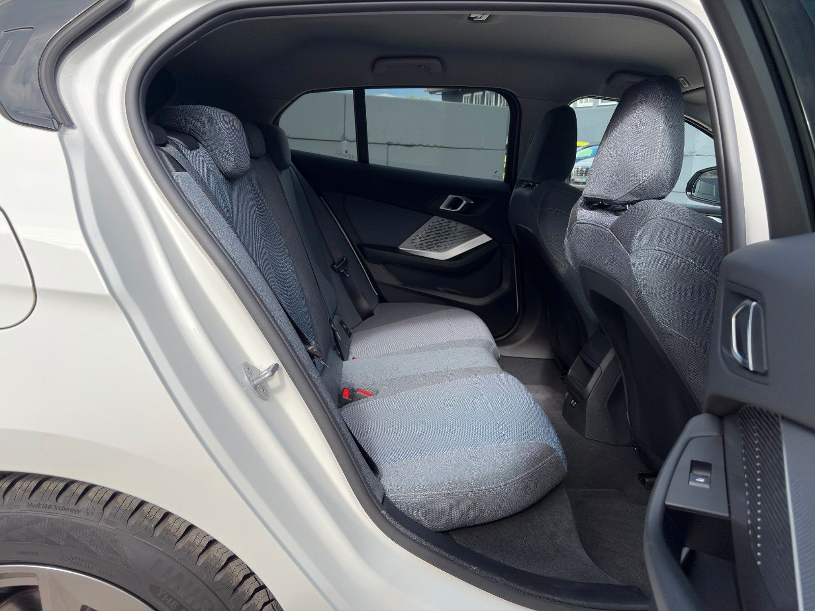 Fahrzeugabbildung BMW 120i Aut. Adap. LED CAM SHZ LHZ KZG CarPlay
