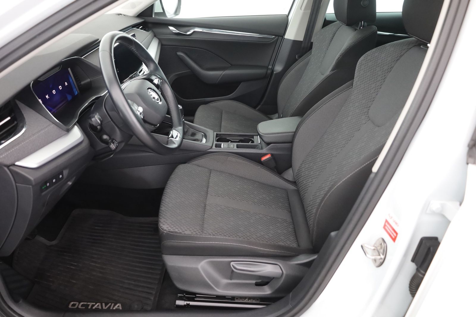 Skoda Octavia Combi 1.5 TSI Style LED Navi ACC Kamera foto 22
