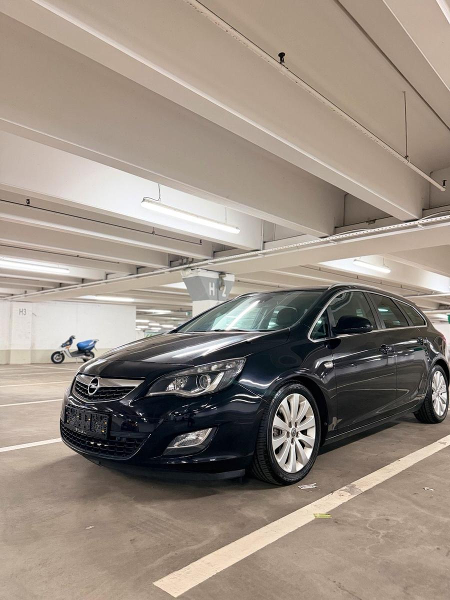 Opel Astra 2011 — engine 140 HP (103kW)