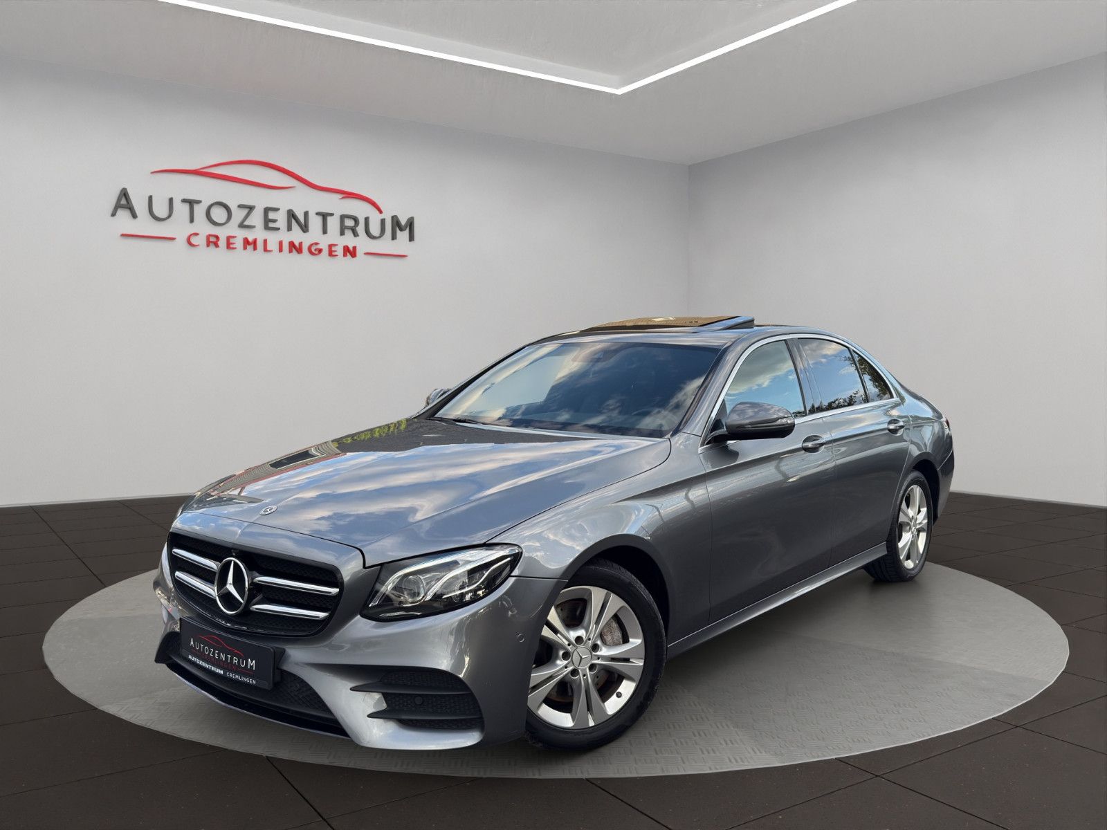 Mercedes E 220 - 1