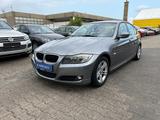 BMW 318i Limousine //FACELIFT+AHK+KLIMAAUTOMATIK// - BMW 3er Reihe aus 2010: Facelift
