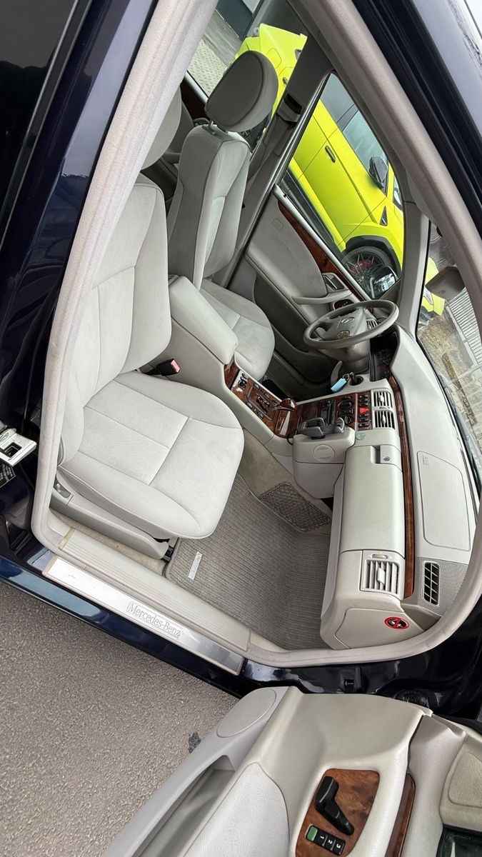 Fahrzeugabbildung Mercedes-Benz E 270 CDI ELEGANCE