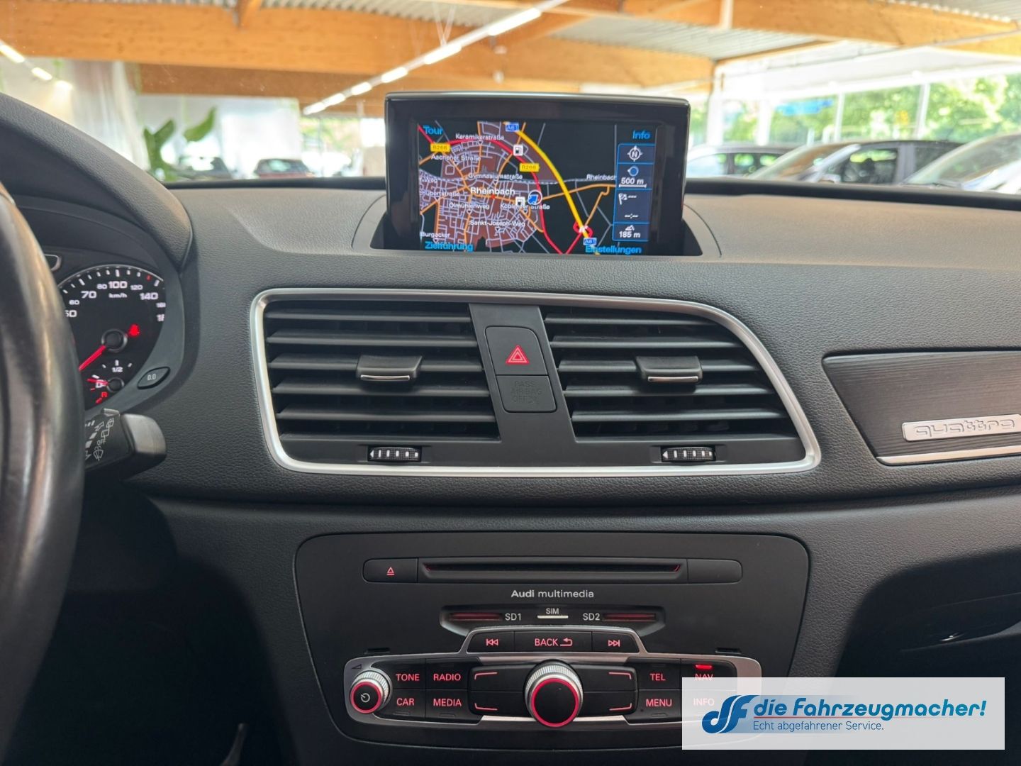 Fahrzeugabbildung Audi Q3 2.0 TDI quattro S line Sportpaket AD El. Pano