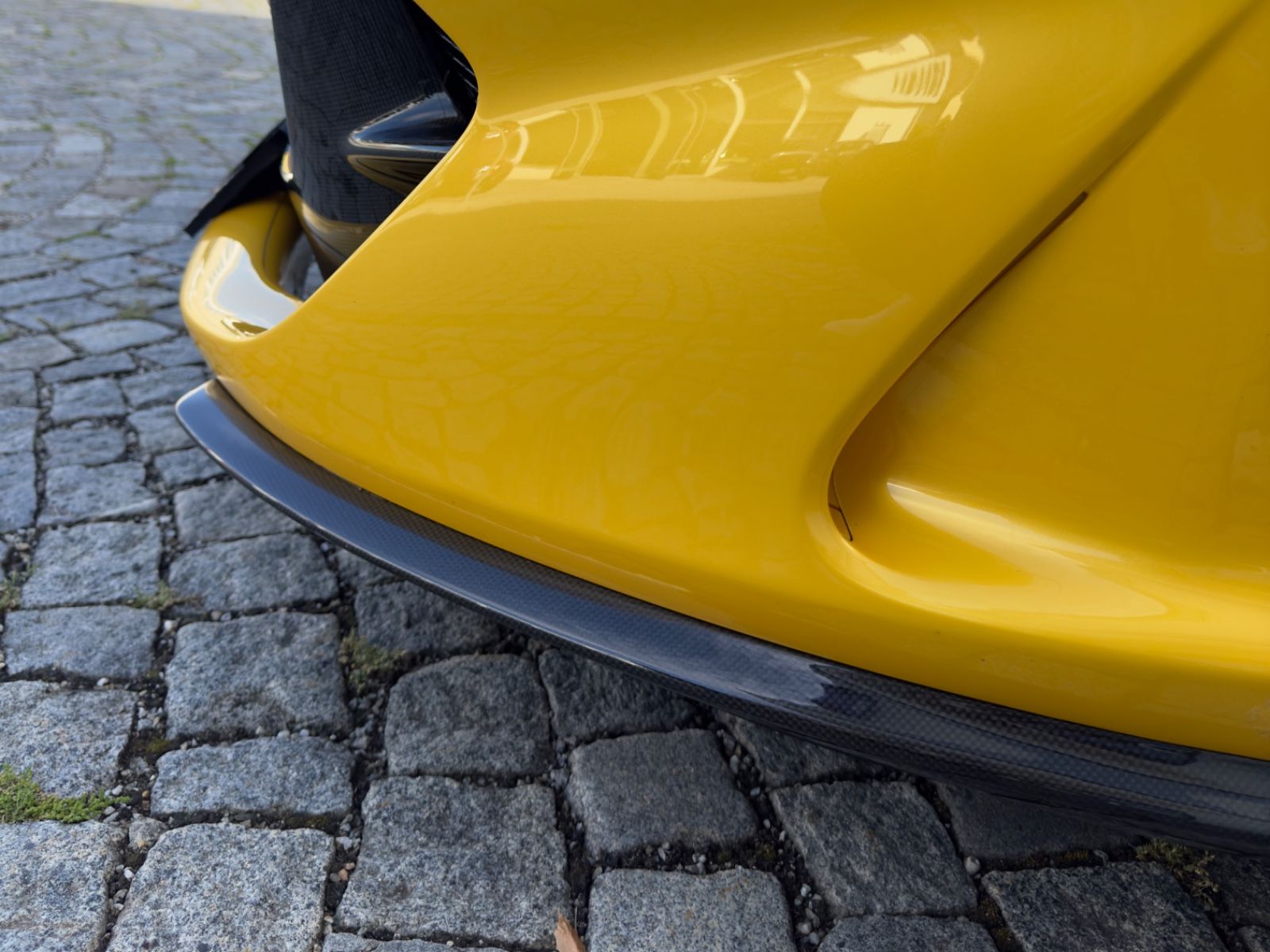 Fahrzeugabbildung Ferrari 812 GTS*Atelier*all Carbon*painted*ADAS