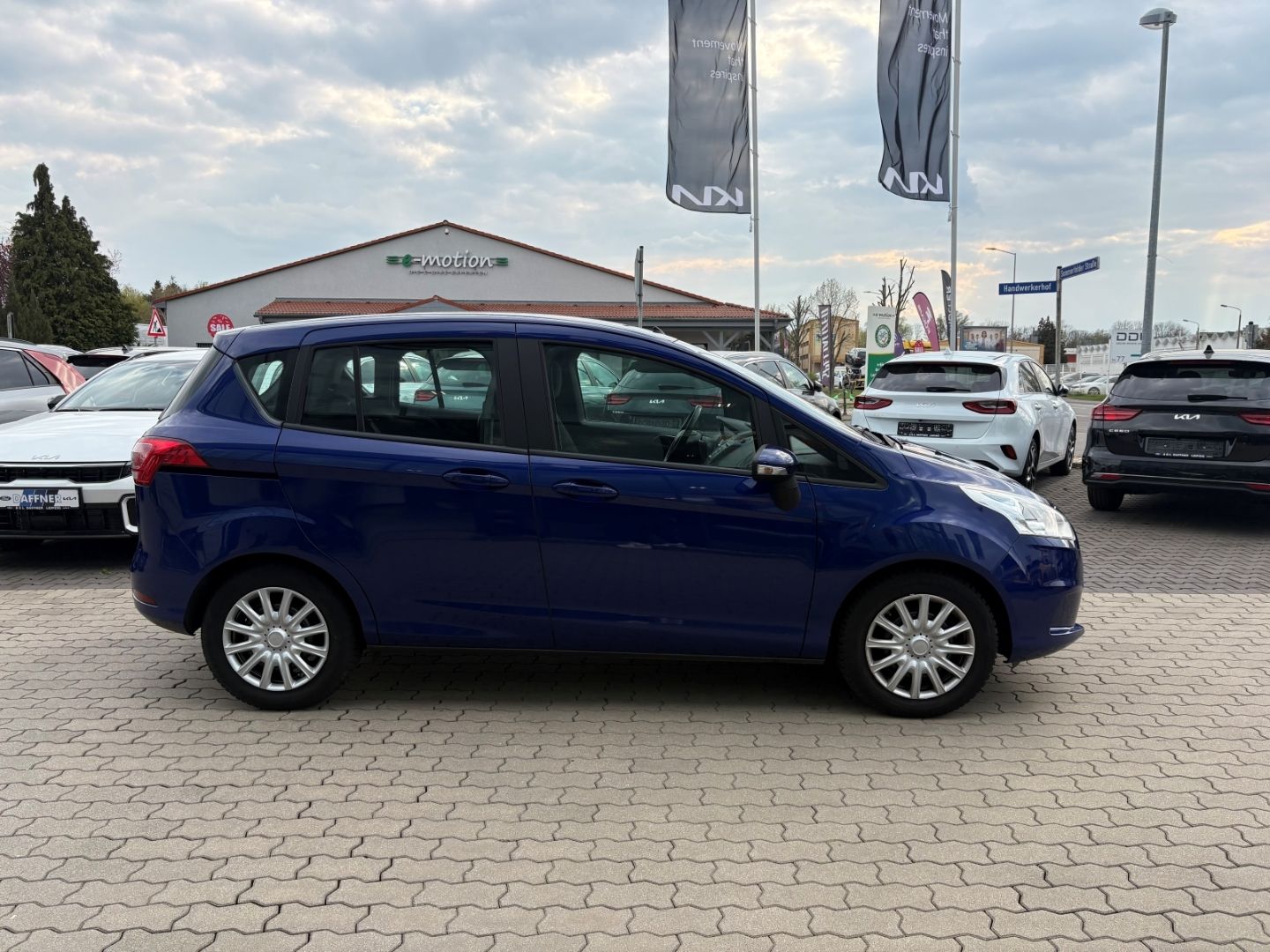 Fahrzeugabbildung Ford B-Max Trend BeheizbareWSS PDC KLIMA