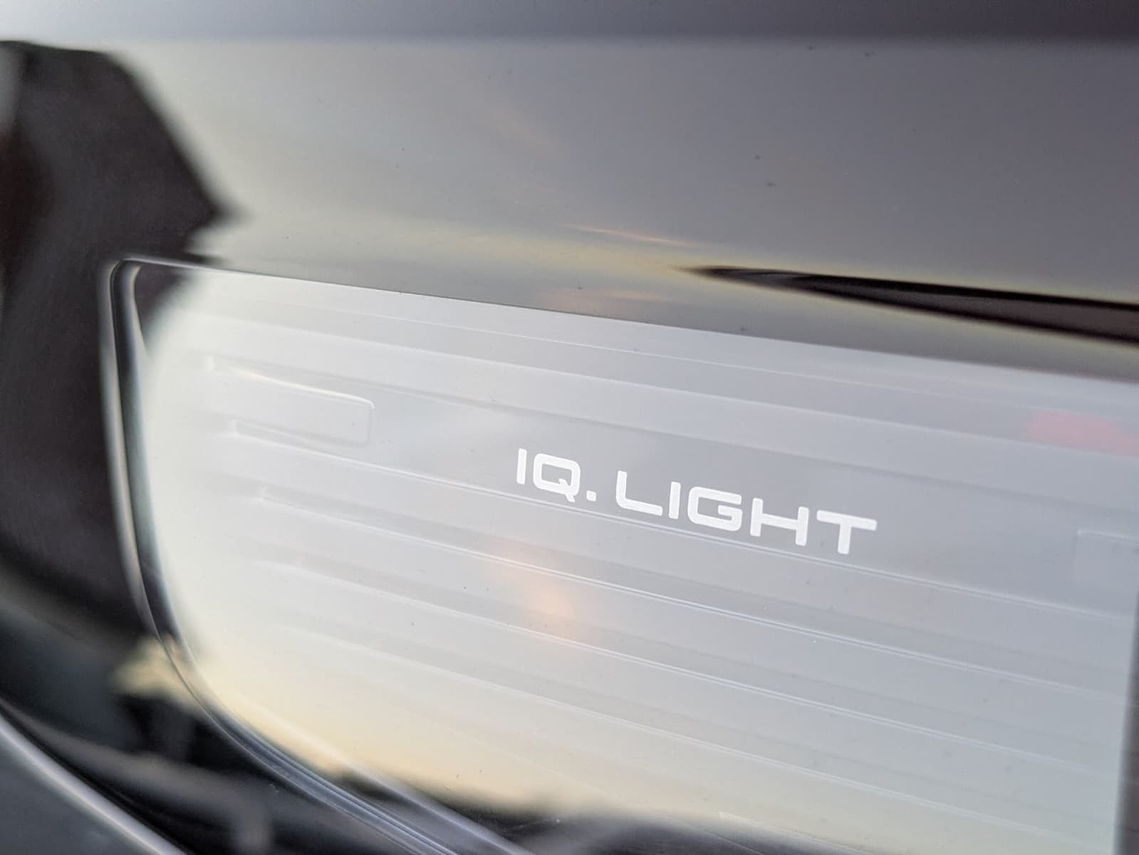 Fahrzeugabbildung Volkswagen Tayron 2.0 TDI 4M R-Line BLACK*7S*IQ-L.*PANO*HUD