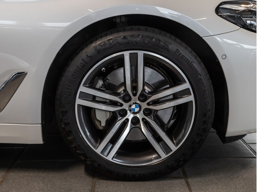 BMW 530e Touring AHK LED ACC NAVI KAMERA SHZ PDC foto 10