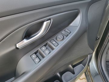 Fahrzeugabbildung Hyundai i30 FL 1.5 TGDI DCT (48V) TREND NAVI LED KOMFORT