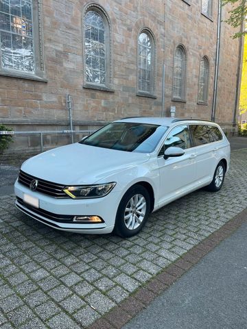 VW Volkswagen Passat Var. 1.6TDI Comfortline ...