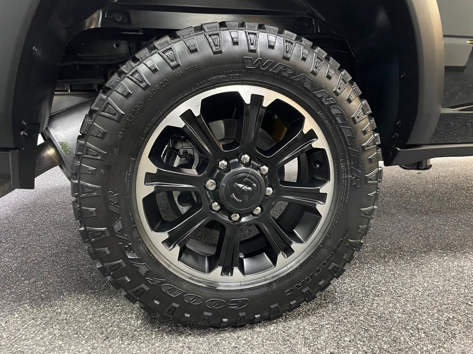 Fahrzeugabbildung Dodge POWERWAGON REBEL 2500-6.4-V8-12"-LUFTFED.-SOFORT