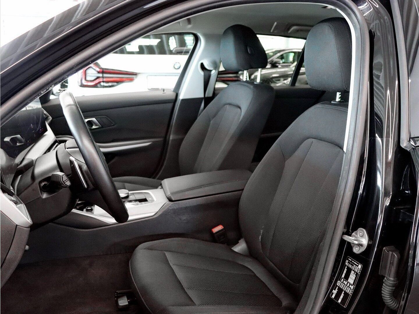 BMW 320d Touring, Head-Up foto 16
