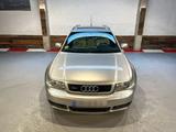 Audi RS4 2.7 quattro - B5 - Audi RS4 mit Benzin-Antrieb: Kombi, 2.7