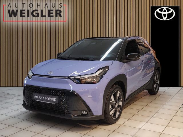 Toyota Aygo Aygo X Hybrid Teamplayer*Kamera*Carplay* — 24.470 € bei Autohaus Weigler Leverkusen