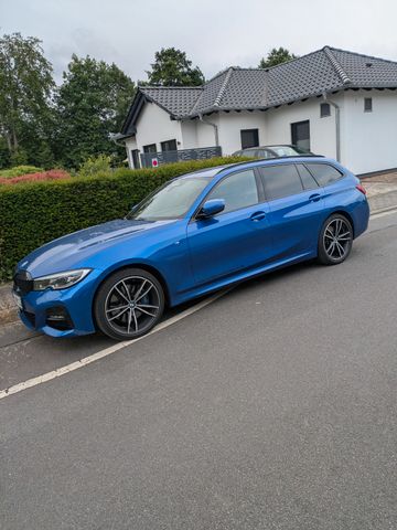 BMW 330i xDrive Touring M Sport A. M Sport