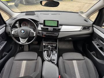 BMW 218 - 11
